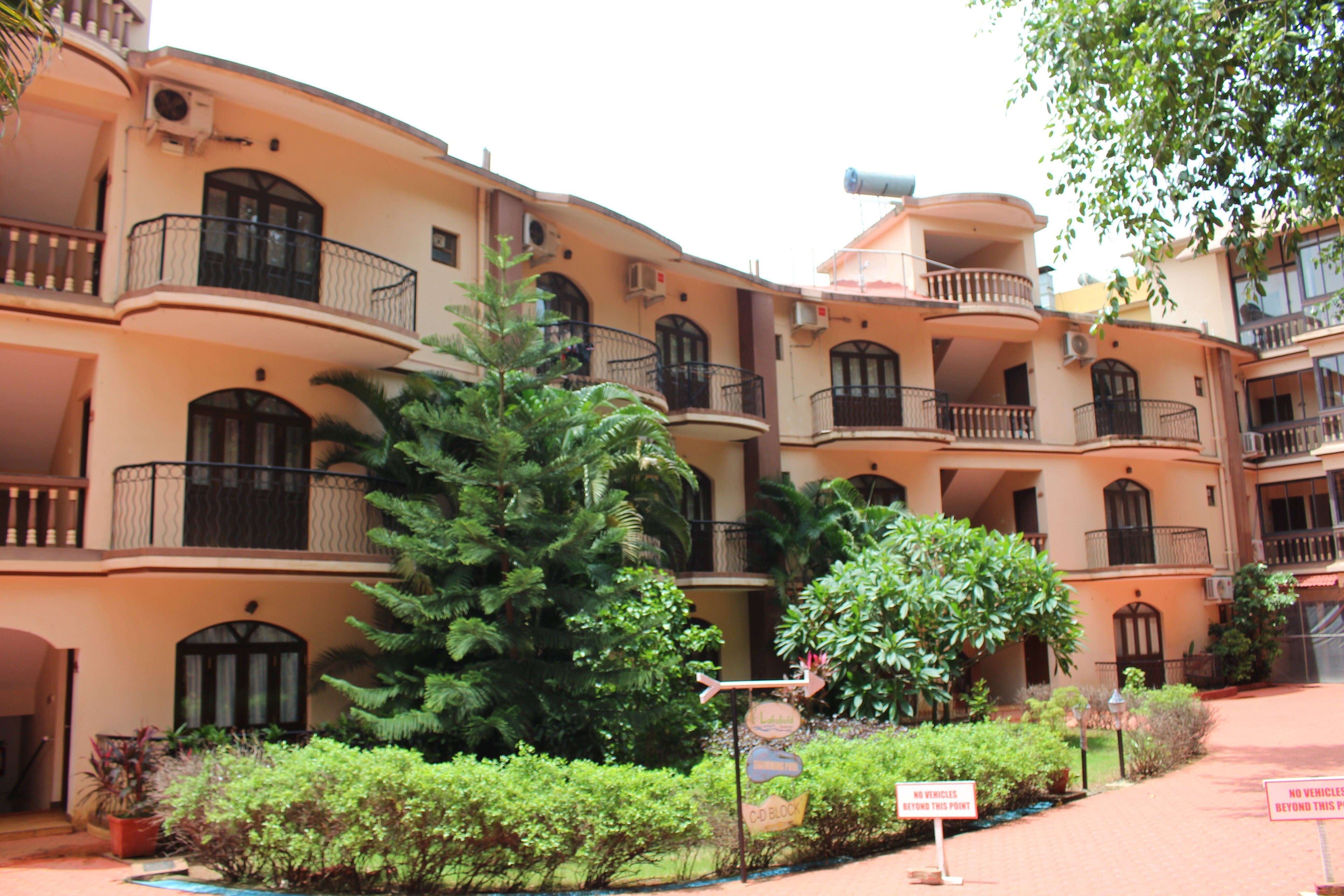 Фотографія Nazri Resort & Lawns 3*